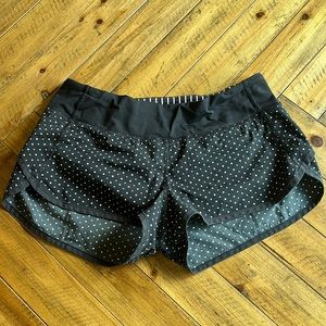 Size 6, Lulu Run Speed Up Shorts